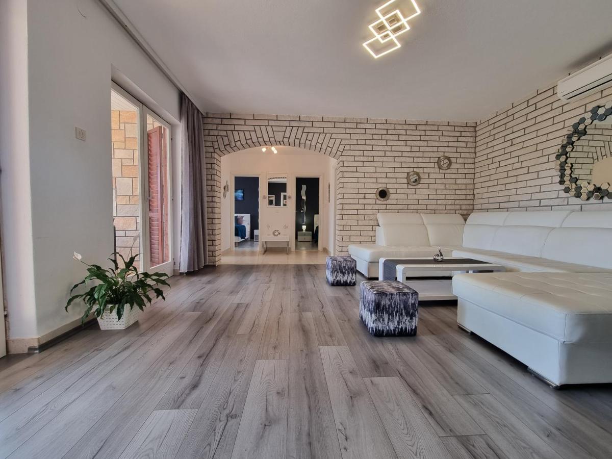 Villa Ilaria Bol Eksteriør bilde